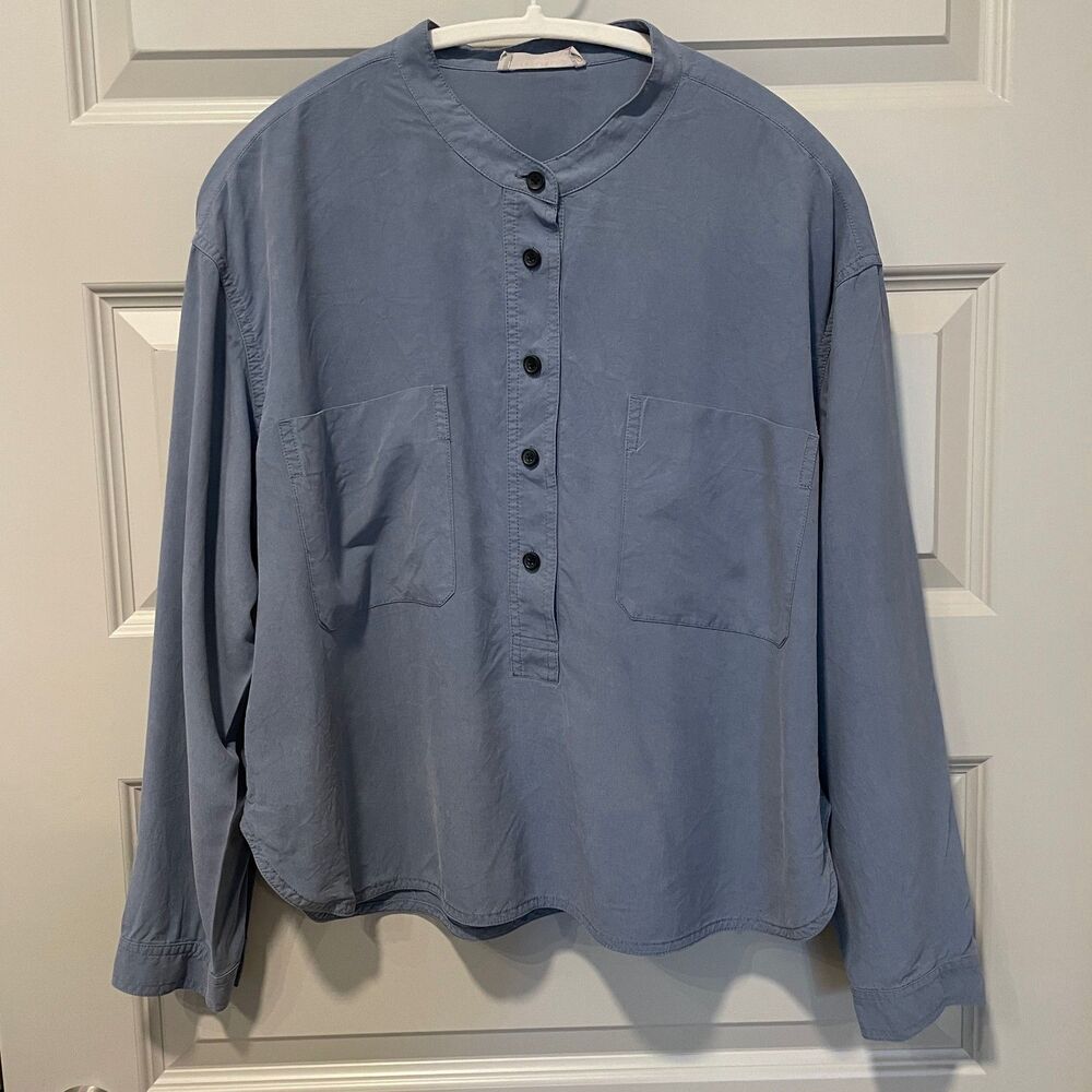 Everlane Washable Silk Henley in blue, size 8